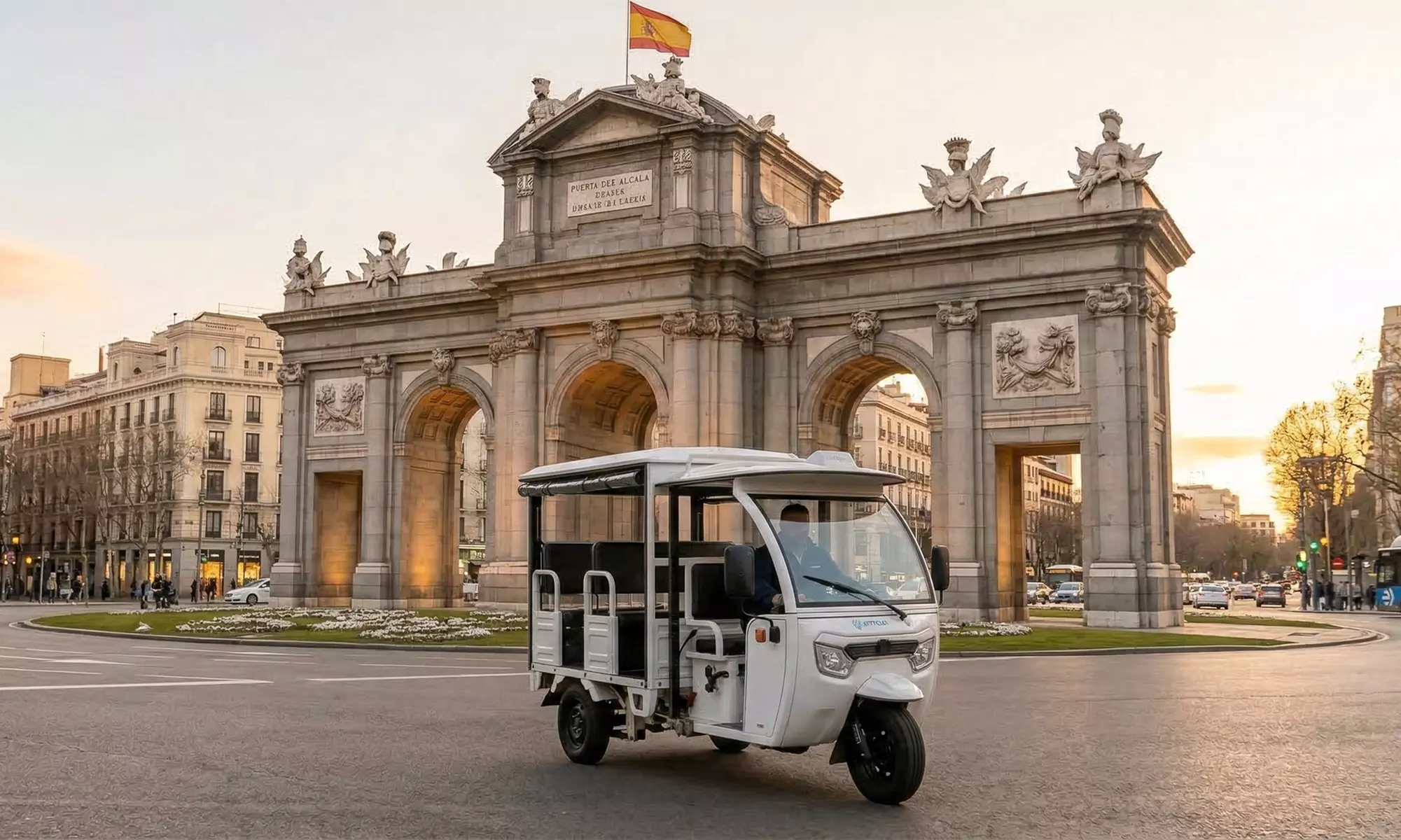 Tour tuk tuk eléctrico Madrid 1 hora o 2 horas en grupo o privado
