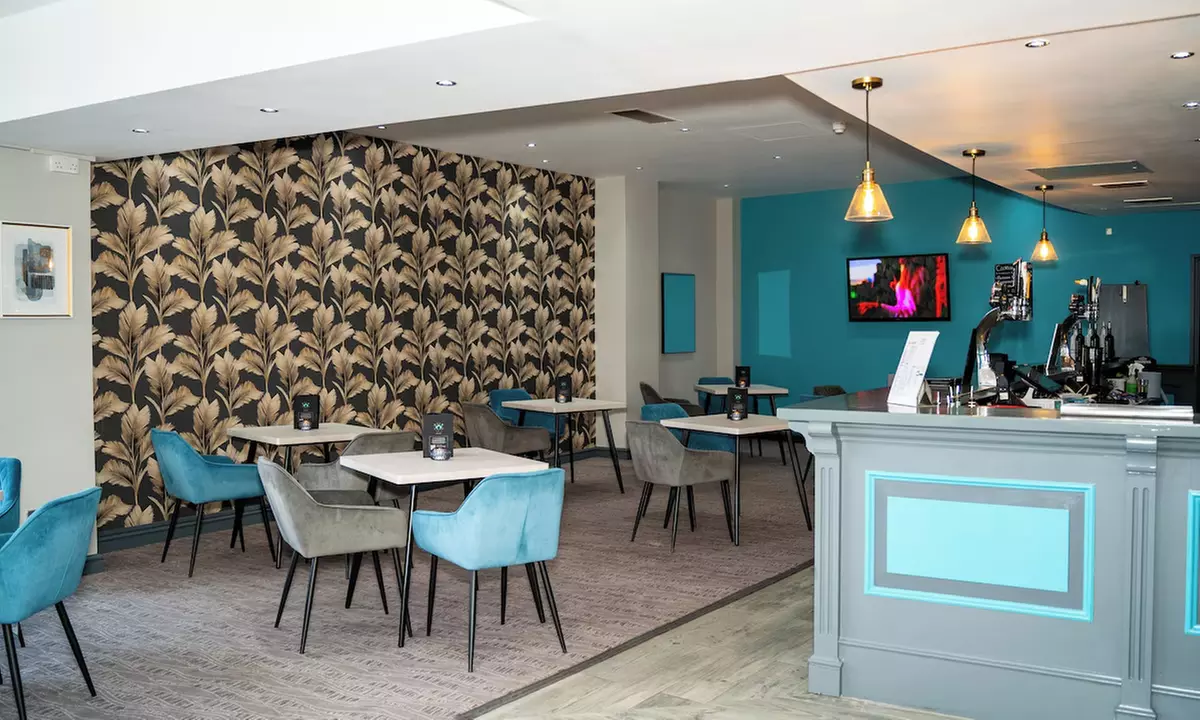 Liverpool: Standard Double Room with Breakfast