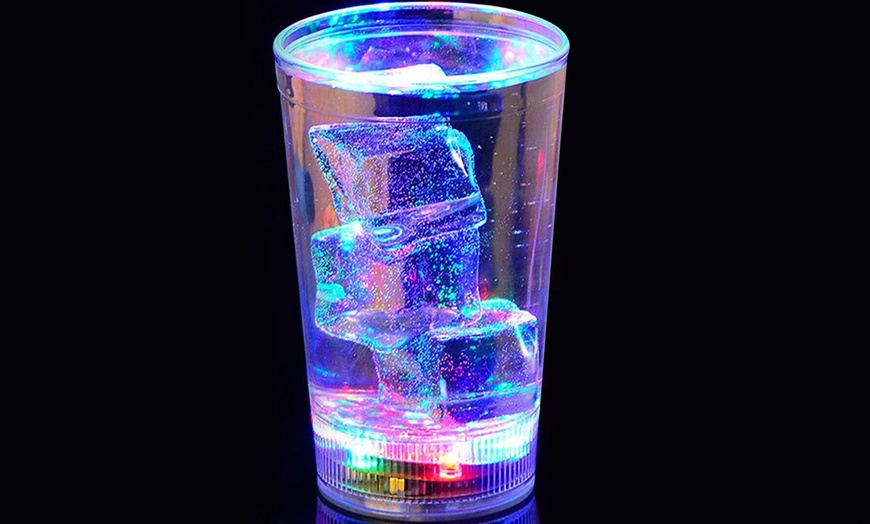 Image 1: LED Light-Up Drinks Tumbler