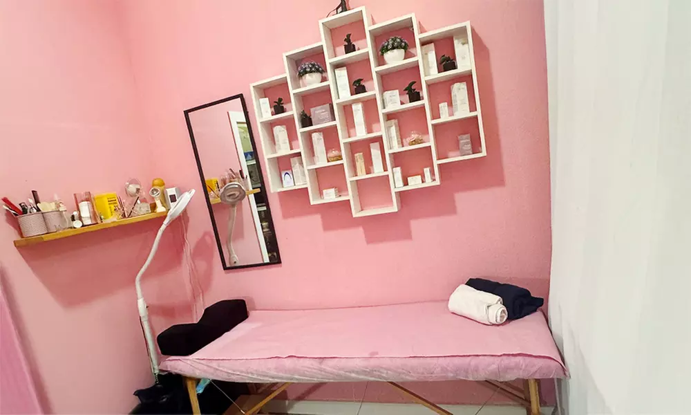 Tratamiento facial con dermapen y opción a mascarilla, máscara led o cóctel de vitaminas para 1 persona al 57% - Primary Image