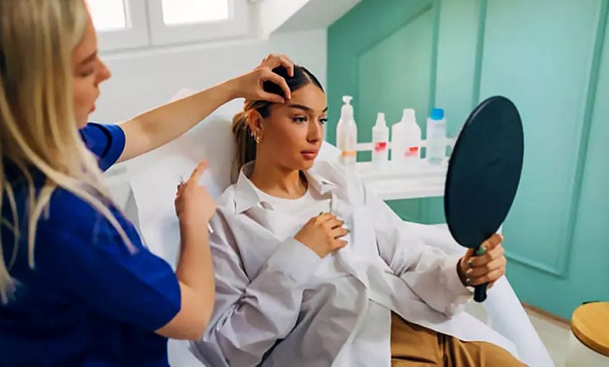 Image 3: Tratamiento facial reafirmante inyectado con mesoterapia y retoque