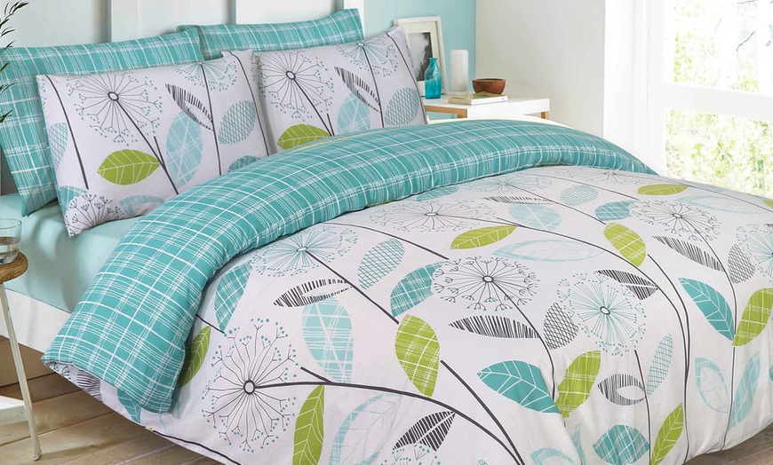 Image 2: Chloe Easy Care Reversible Duvet Set
