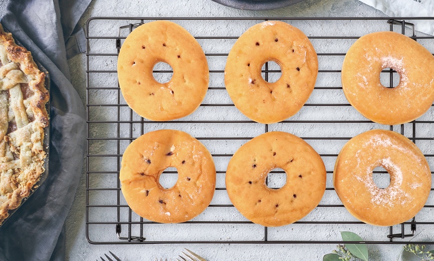 Image 11: Three-Tier Non-Stick Cake Cooling Tray