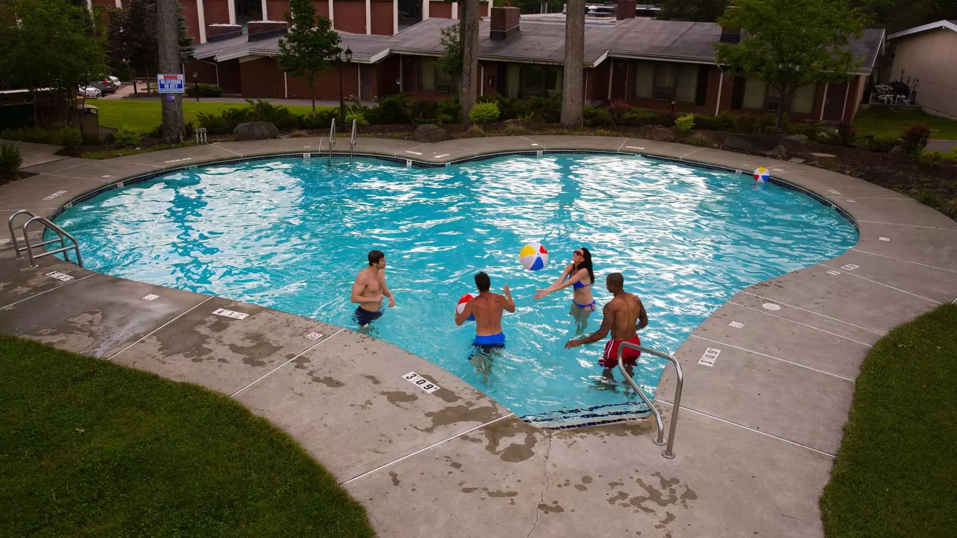 Adults-Only Couples Retreat in Poconos