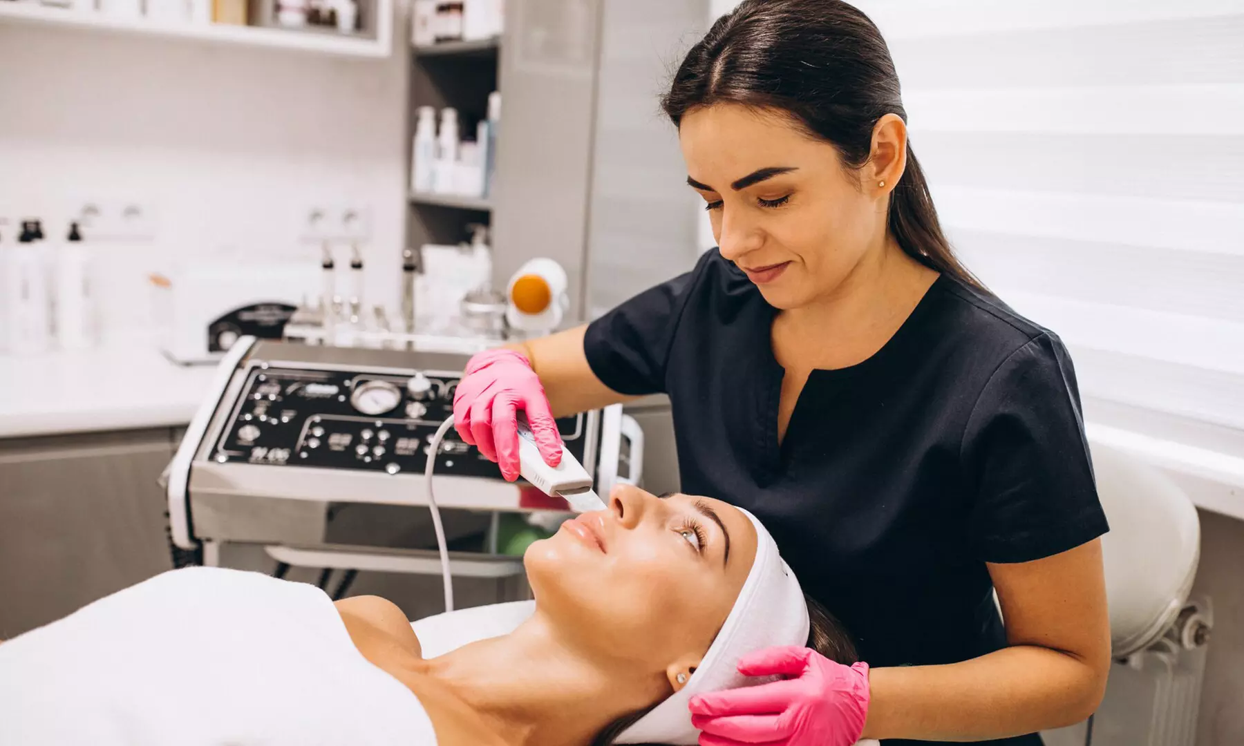 Higiene facial básica con opción a tratamientos extra para 1 persona