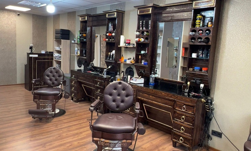 Image 4: Herrenhaarschnitt, opt. mit Bartpflege, Augenbrauenzupfen & Heißwachs