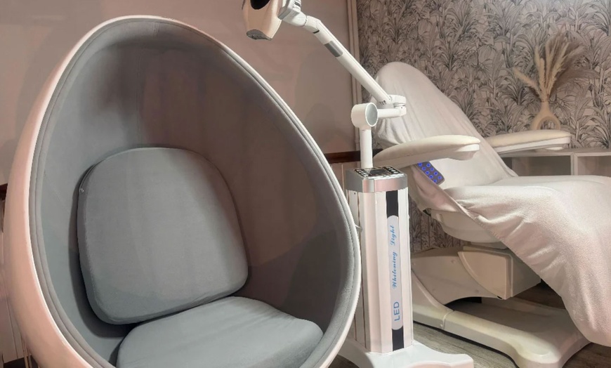 Image 4: Ervaar een diepe gelaatsverzorging met carbonpeeling