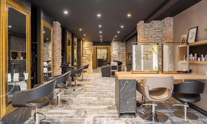 Image 2: Offrez à votre cuir chevelu un moment de détente avec un soin Head Spa