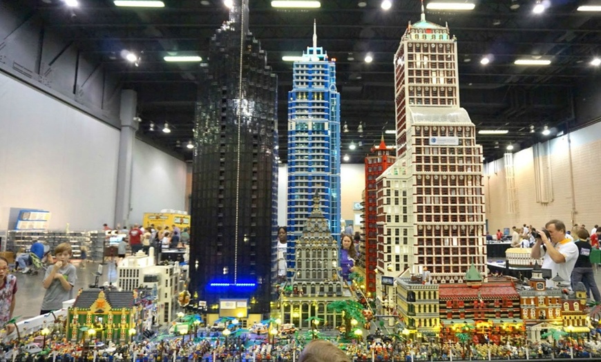 Image 3: Up to 30% Off Nashville's Ultimate LEGO® Fan Convention