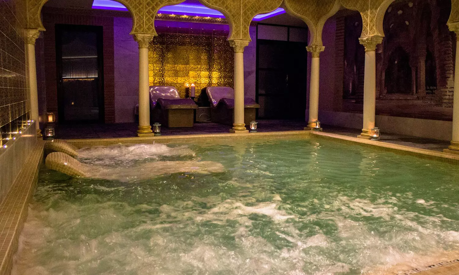 Circuito termal para 2 personas con opción a masaje, cava y bombones