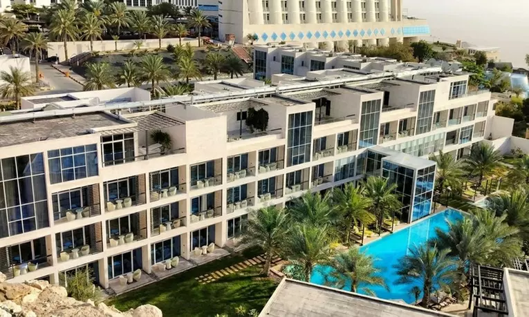 5* Al Ain: 1 Night Weekday or Weekend Stay with Optional Breakfast