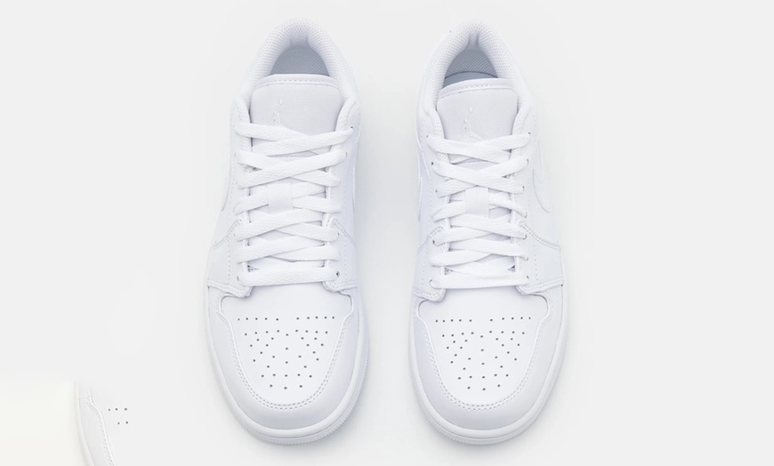 Image 11: Nike Air Jordan Low Men's Trainers