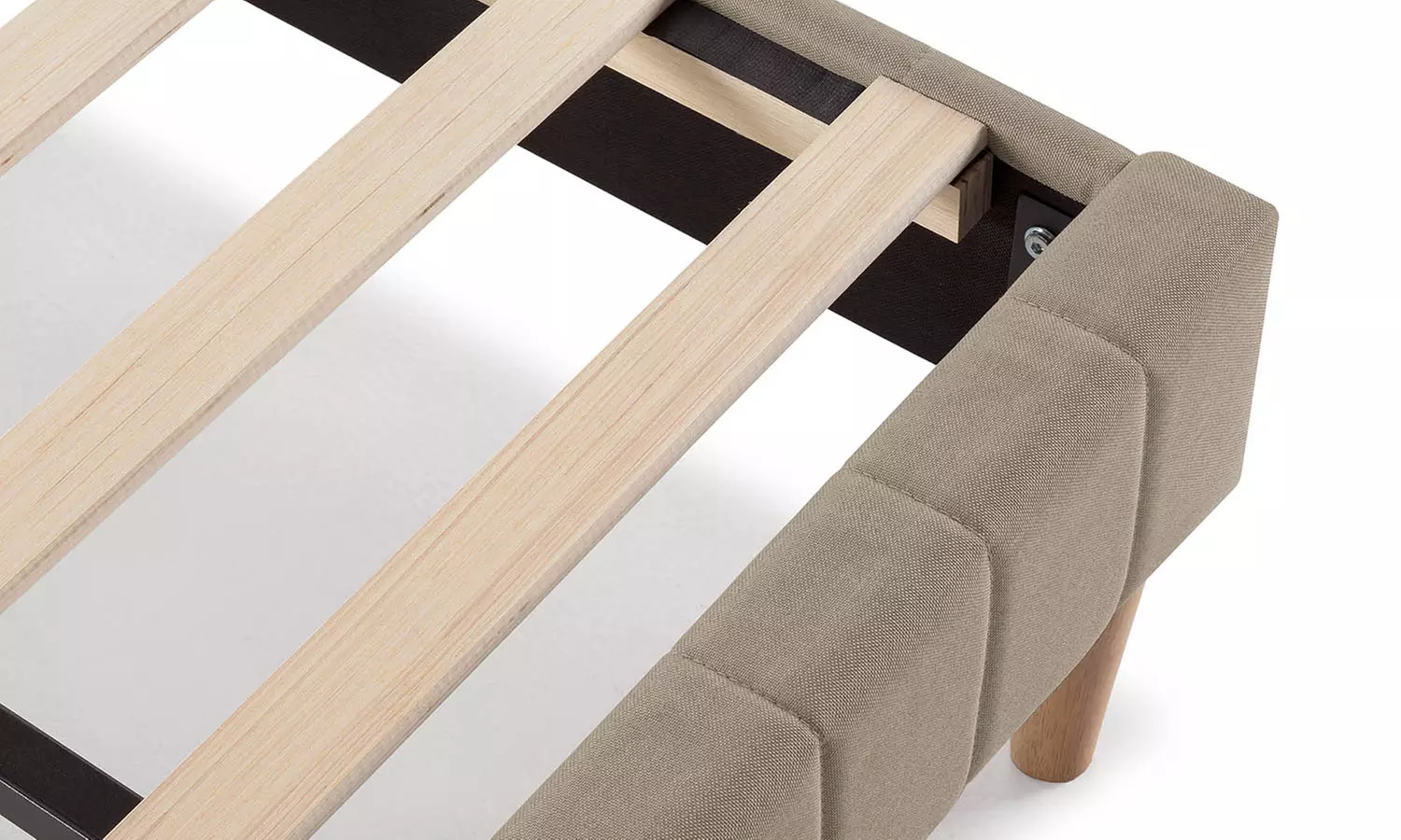 Gepolstertes Bettgestell „Eris“ mit Lattenrost