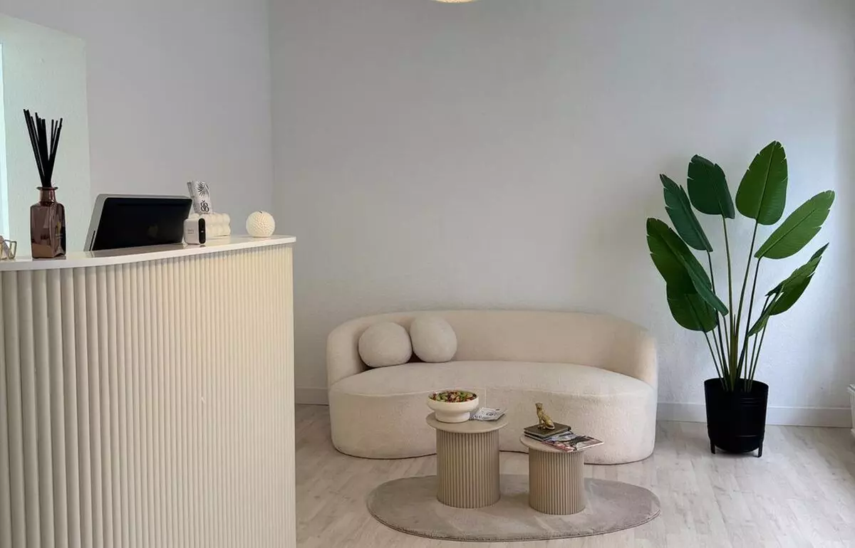 Haarentfernung mit 4 Wellen Diodenlaser an den Wunschzonen nach Wahl