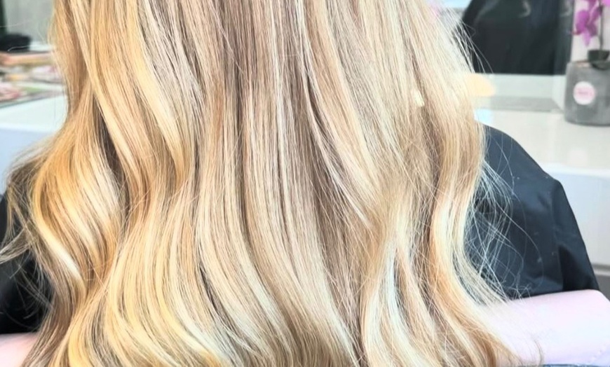 Image 5: Refresh Your Look with a Women's Cut and Blow Dry