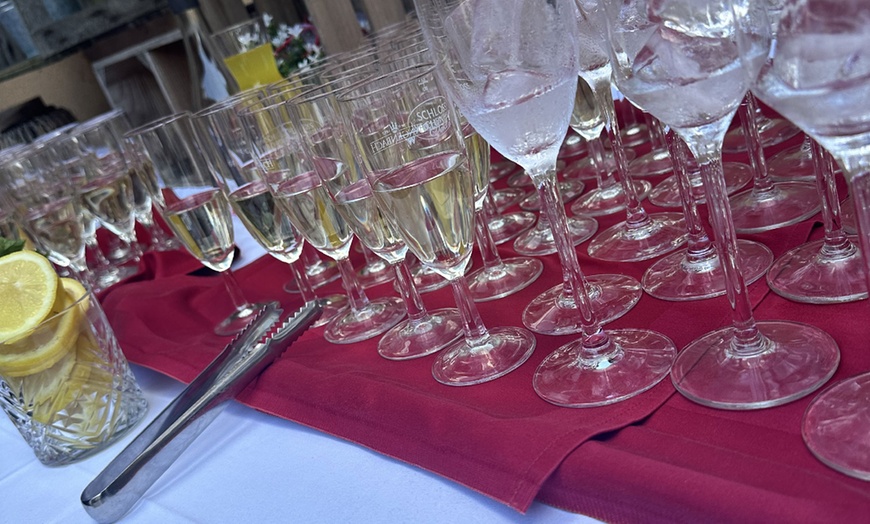 Image 9: Ticket: Faszinierendes Show Dinner inkl. 3-Gänge-Menü, Show & Getränk