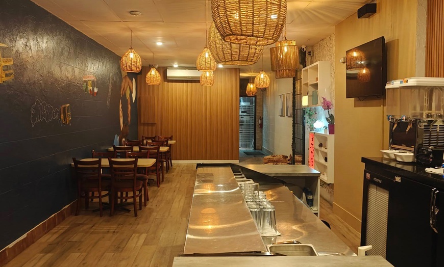 Image 6: Tasty Fish & Chips and More at Your Fingertips!