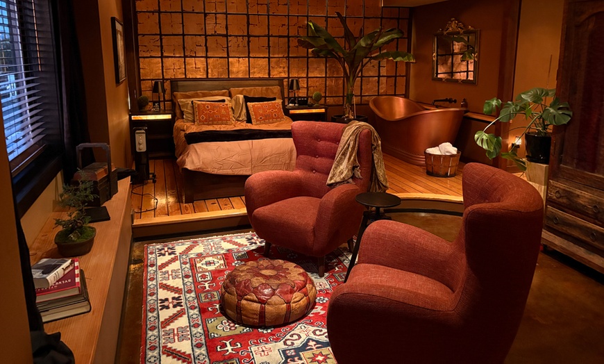Image 4: Relaxing Facial for One, or Two & Glowing God Body w/ Private Time