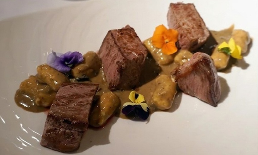 Image 5: Menú especial prémium para 2 o 4 personas con botella de vino 