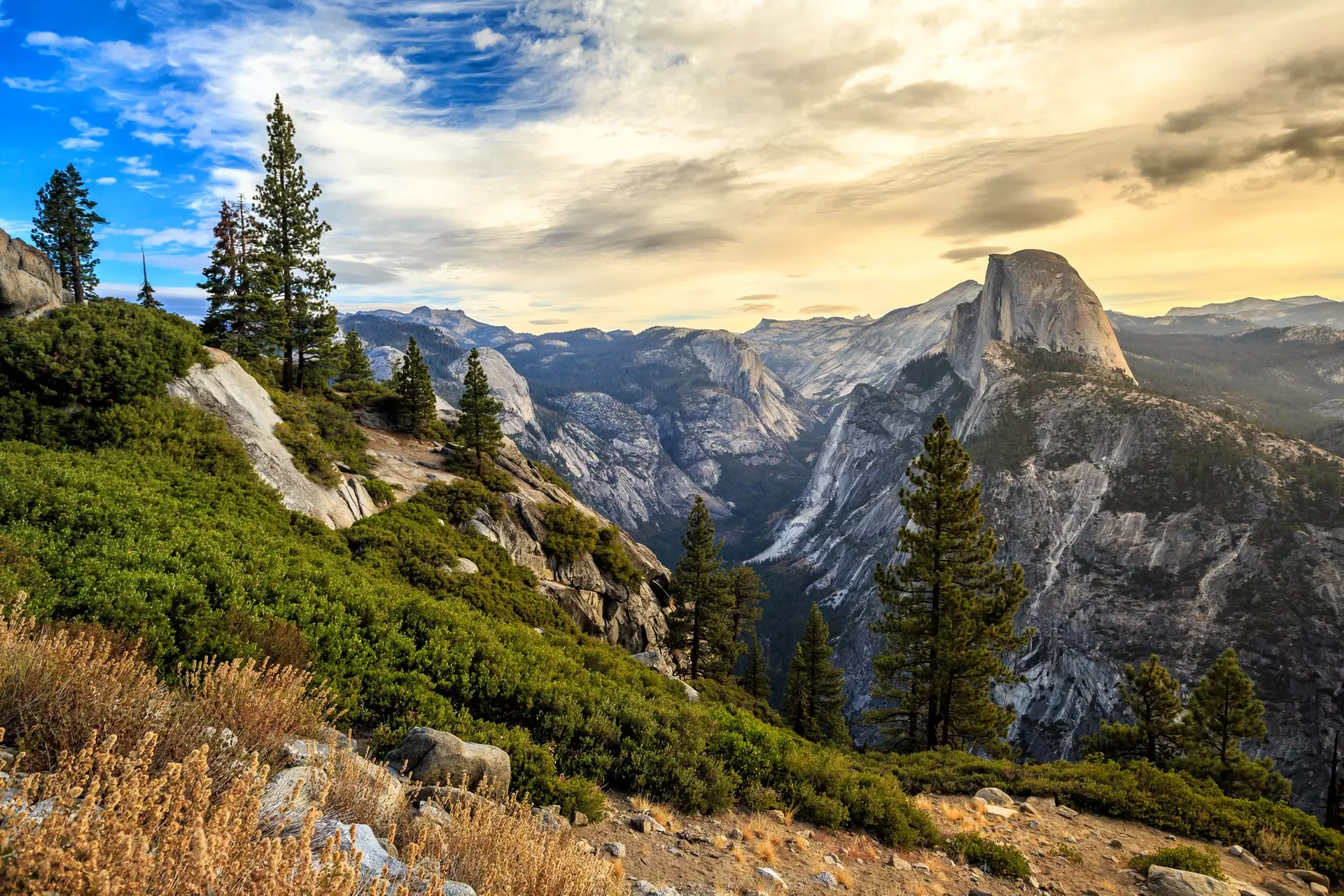 ✈ Yosemite: 4-Day Adventure with Air & Hotel from Worldee