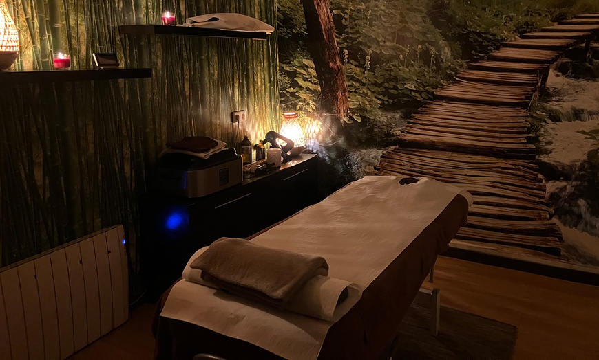 Image 3: Masajes a elegir para tu bienestar en el corazón de La Maternitat