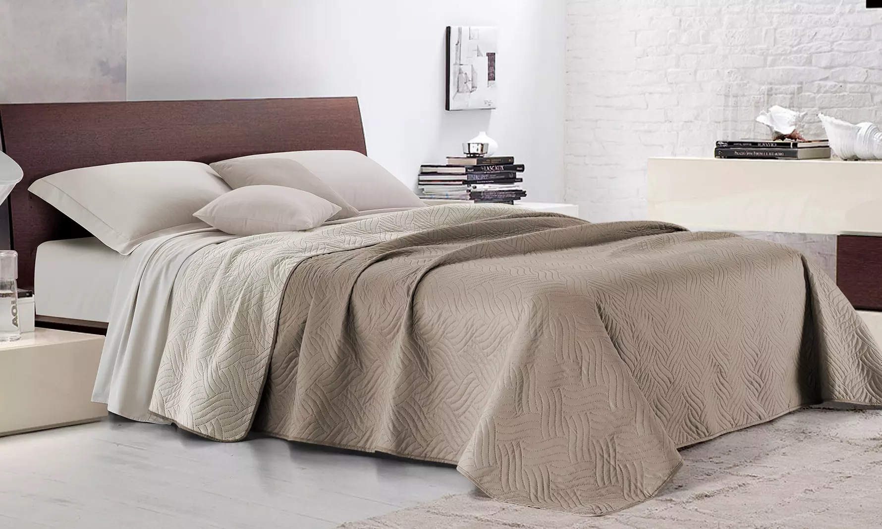 Zweifarbig gesteppte Decke