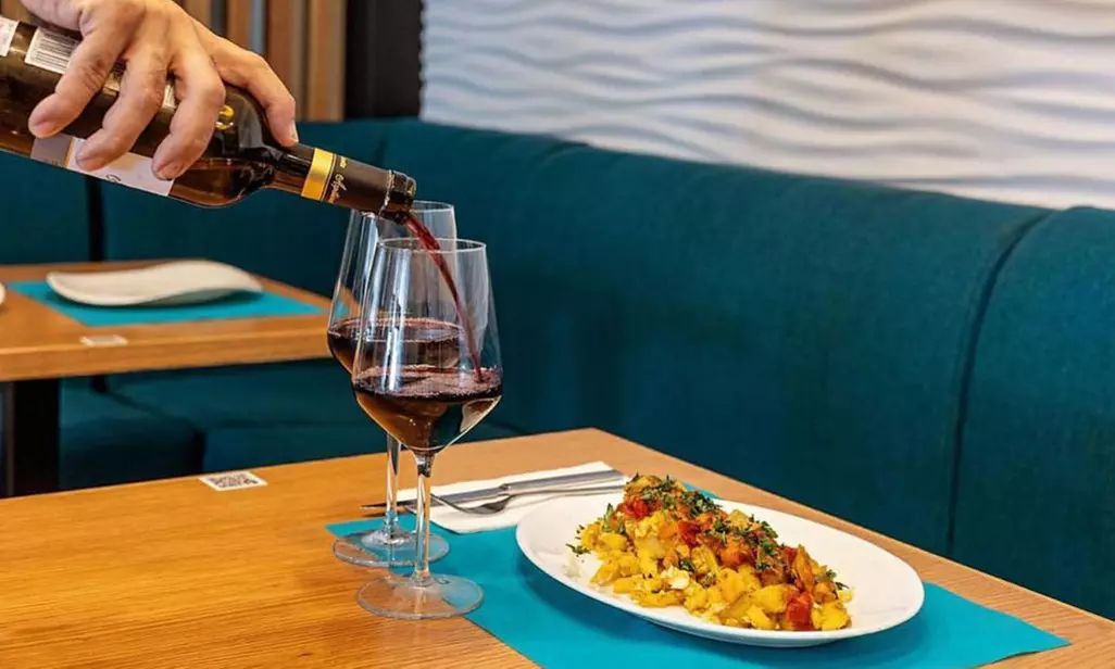 Menú El Salitre para 2 personas con opción prémium a botella de vino