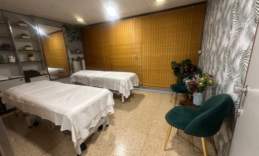 Image 5: Reduce la grasa con hasta 2 sesiones de criolipólisis y EMSculpt