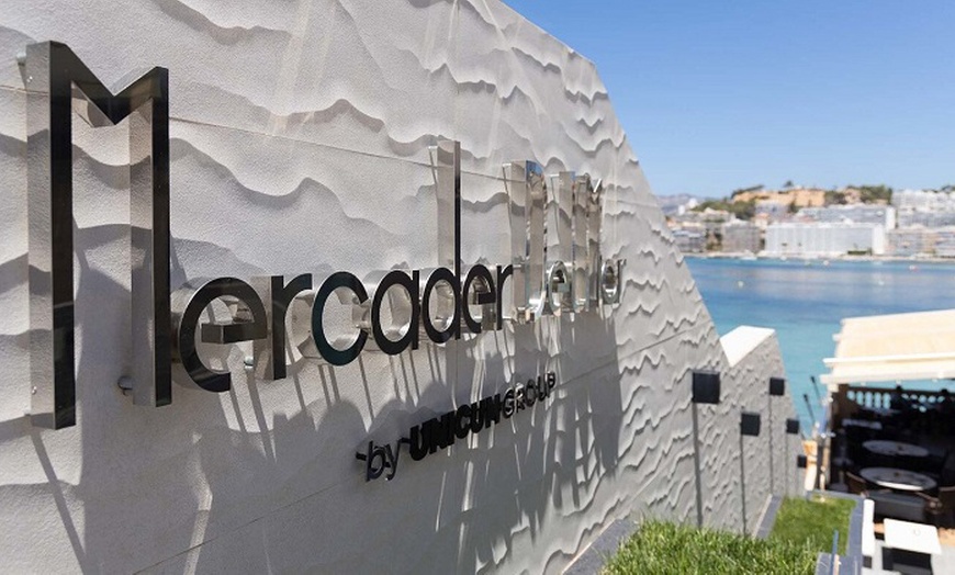 Image 27: Menú mediterráneo para 2 o 4 con postres y vino con vistas al mar