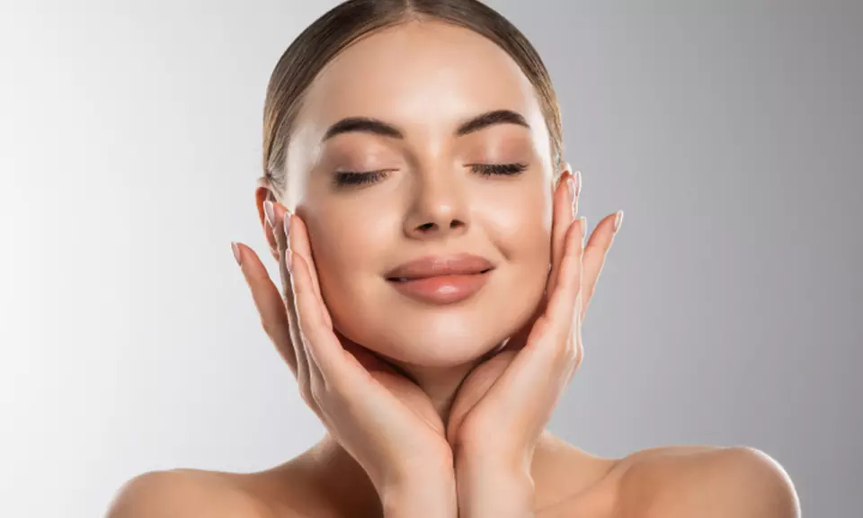 Get Smooth Skin with 20 or 40 Units of Jeuveau
