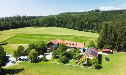2 ÜN / F im Doppelzimmer mit Balkon, inkl. Frühstück, 1x Dinner und 1x Thermeneintritt - Waldpension Jägerstüberl