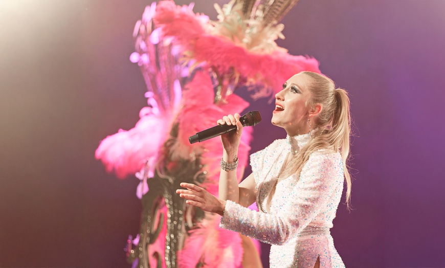 Image 3: Entre rires, strass & gastronomie : une soirée de rêve près de Rouen