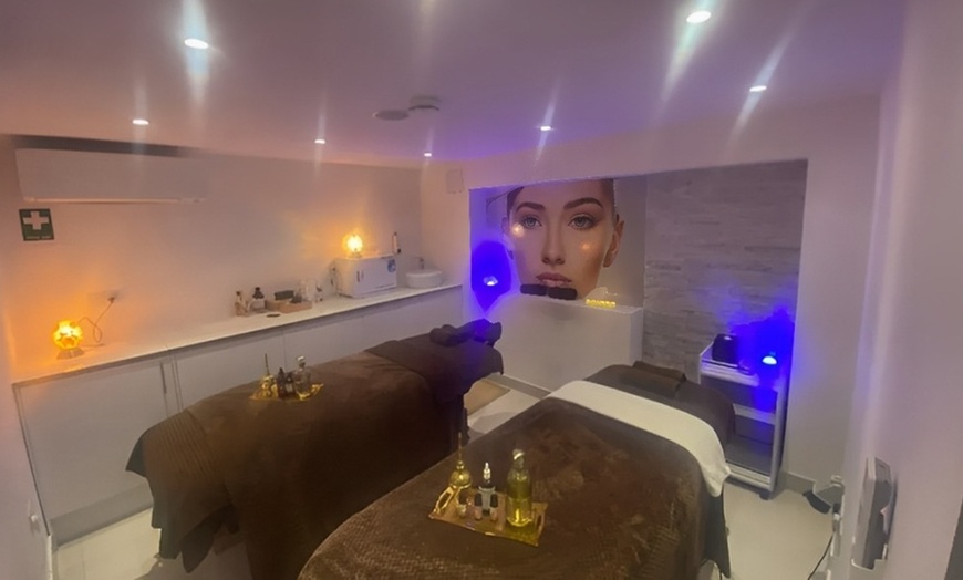 Image 7: Indulge in a 30-Minute or 60-Minute Couples Massage 