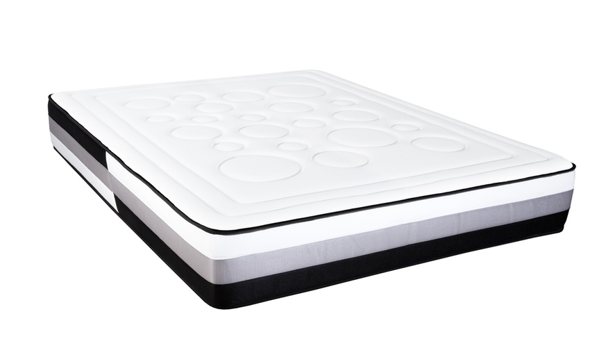 Image 3: Matelas Zenith mousse à mémoire de forme et ressorts ensachés, 24 cm