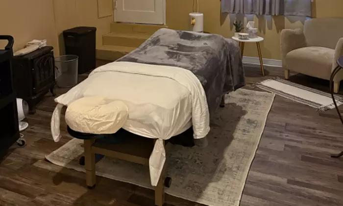 1,2, or 3 60-Min Choice of massage with Hot Stone and Aromatherapy