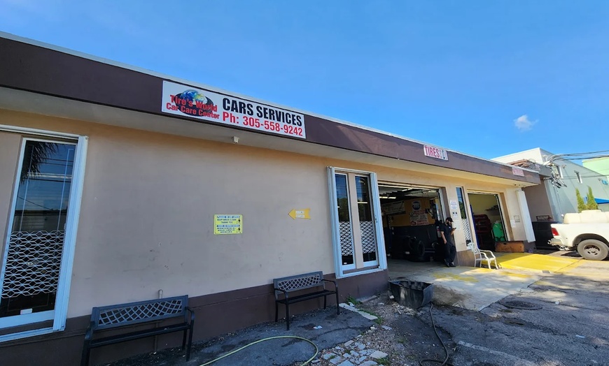 Image 2: Full Synthetic Oil Change