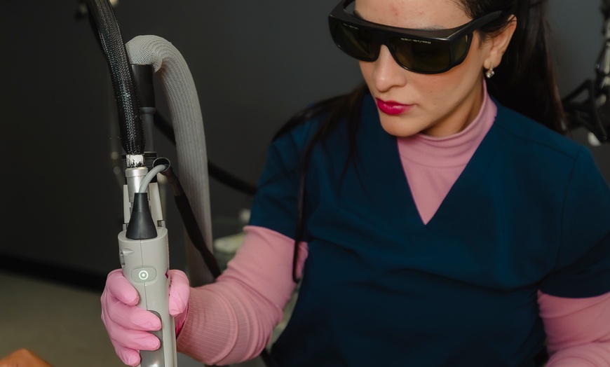 Image 3: 6 Laser Hair Removal Sessions on Small, Medium, Large or X-Large Area