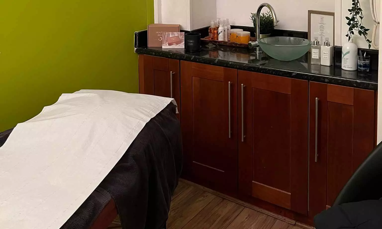 Glow-Boosting 60 Minute Ruby, Rose Radiant, or Skyn LED Facial