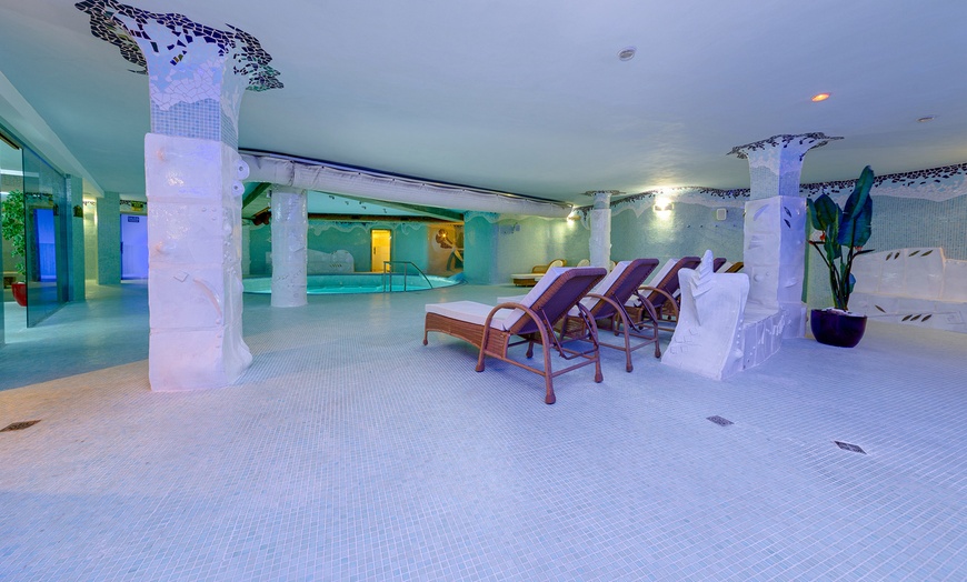 Image 10: Spa de 90 minutos para 2 o spa con desayuno buffet para 2