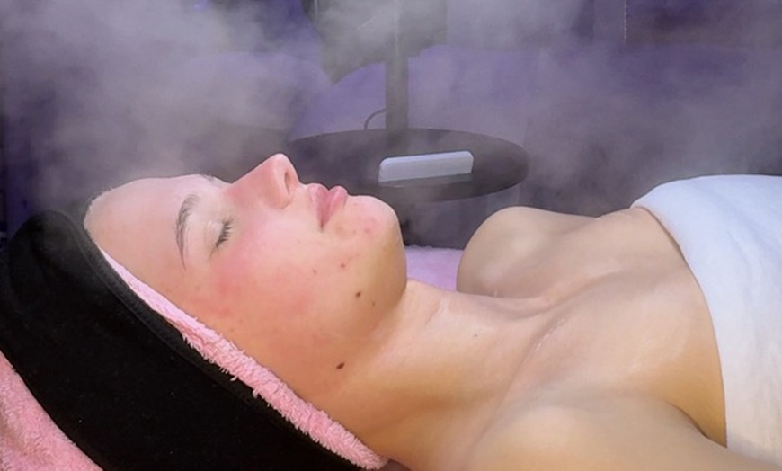 Image 6: Refresh Your Mind and Body: 60 or 90 Minute Swedish Massage 