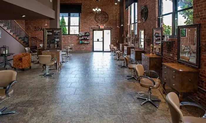 Haircut, Condition & Blowdry w/Ombre Half Highlights Or Full Highlight