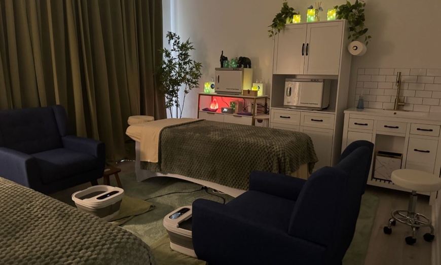 Image 9: One or Couples 60 or 90 Minute Deep Tissue Massage + Aromatherapy 