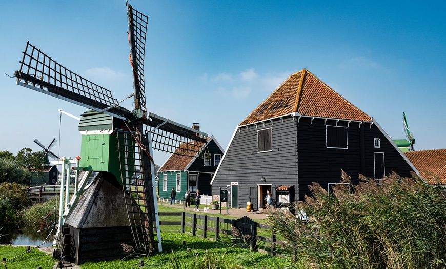 Image 13: Zaanse Schans Tour: vanuit Amsterdam in een Hop On Hop Off Holland bus