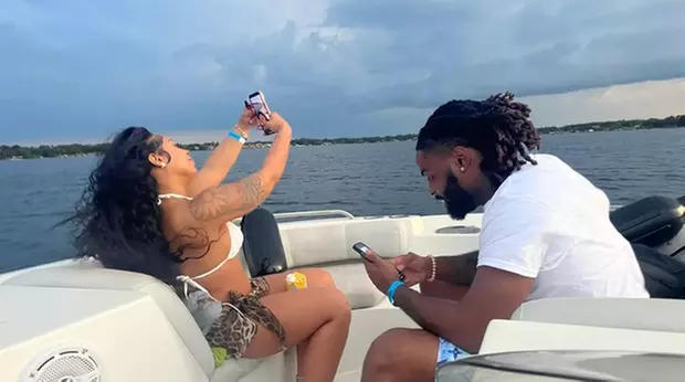 Indulge in a Romantic 1.5-Hour Boat Tour with Champagne & Roses in Fort Lauderdale - Second Medium