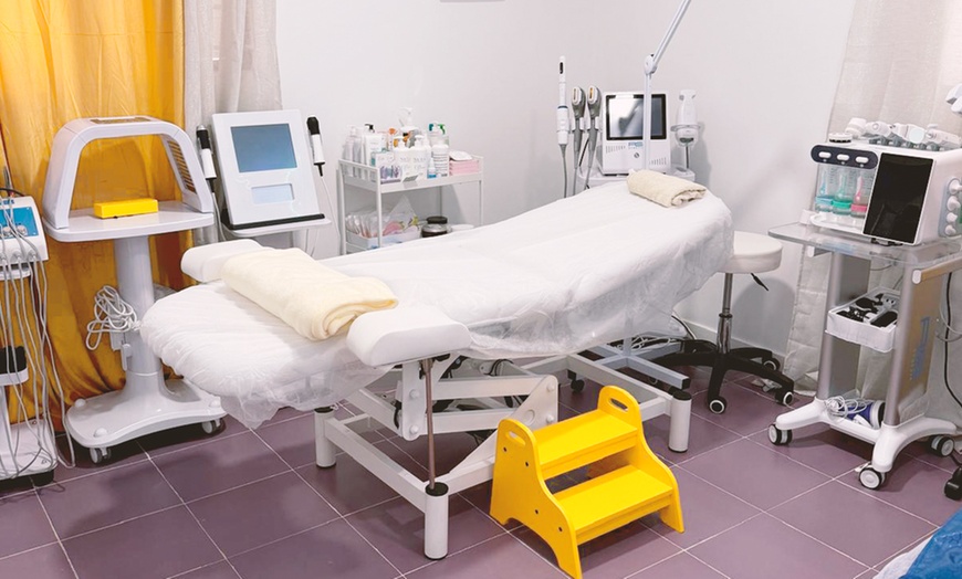 Image 13: Tratamiento de rejuvenecimiento facial con 10 o 20 hilos tensores PDO