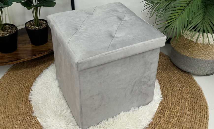Image 16: Eleganter, gepolsterter Samt-Pouf mit Stauraum