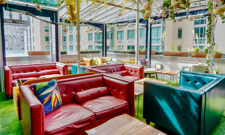 Image 7: Experience Rooftop Dining with Bottomless Brunch for 2 or 4 People
