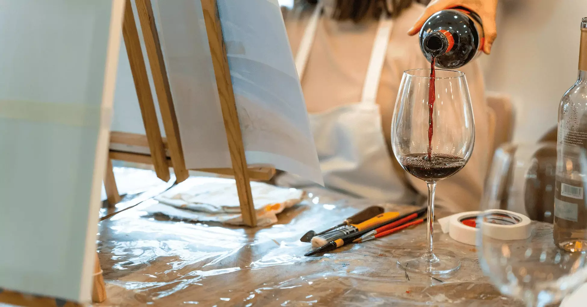 Taller de pintura introspectiva con vino para hasta 4 personas