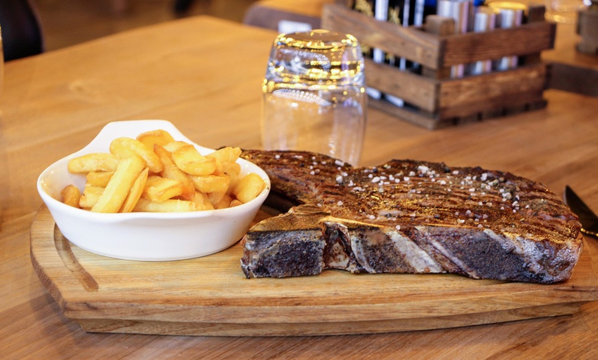 Image 11: Grillades mixtes à partager dans un steakhouse chaleureux