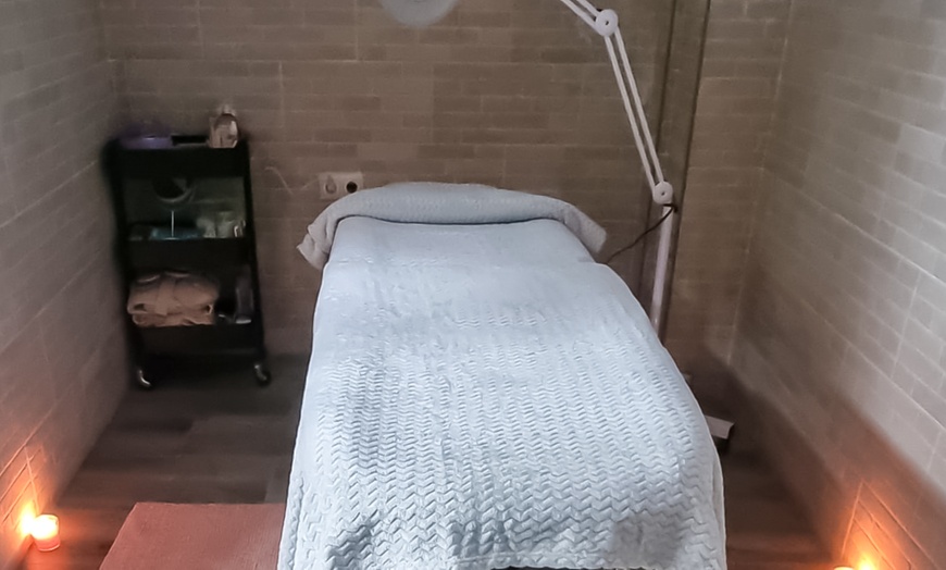 Image 5: Masaje relajante o de descarga con duración a elegir para 1 persona 